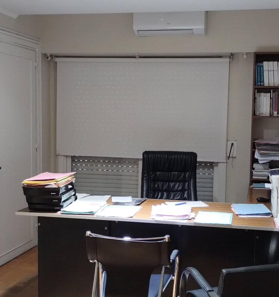 Cortinas roller en oficina